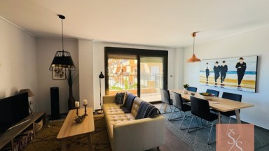 Zrekonstruovaný byt s panoramatickou terasou přímo u pláže v La Mata