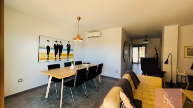 Zrekonstruovaný byt s panoramatickou terasou přímo u pláže v La Mata