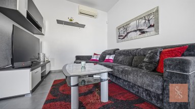 Moderní vila se soláriem a výhledem na hory v Ciudad Quesada