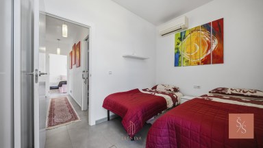 Moderní vila se soláriem a výhledem na hory v Ciudad Quesada