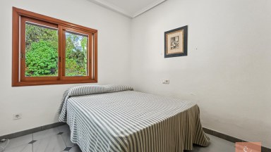 Vila v Dehesa de Campoamor s bazénem na pozemku 1 150 m²