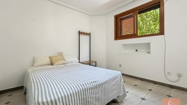 Vila v Dehesa de Campoamor s bazénem na pozemku 1 150 m²