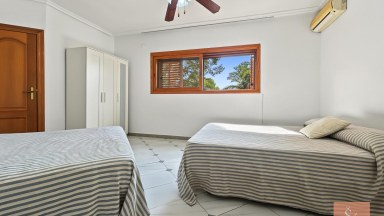 Vila v Dehesa de Campoamor s bazénem na pozemku 1 150 m²