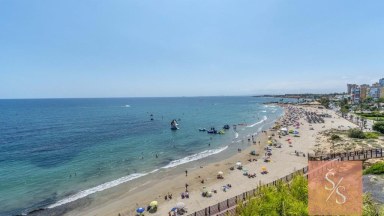 Vila v Dehesa de Campoamor s bazénem na pozemku 1 150 m²