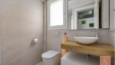 Moderní řadový dům v Aguas Nuevas s fantastickým výhledem