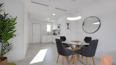 Moderní řadový dům v Aguas Nuevas s fantastickým výhledem