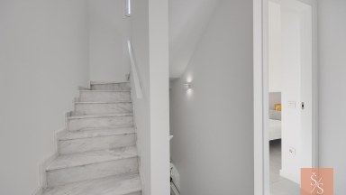 Moderní řadový dům v Aguas Nuevas s fantastickým výhledem