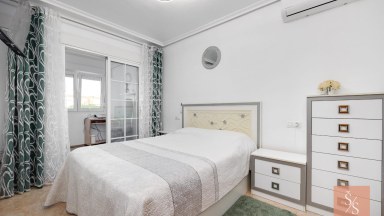 Řadový dům s bazénem – Aguas Nuevas, Torrevieja