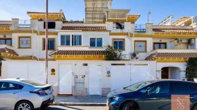 Řadový dům s bazénem – Aguas Nuevas, Torrevieja
