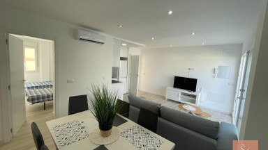 Zrekonstruovaný bungalow 3+kk s vlastním bazénem – Cabo Roig