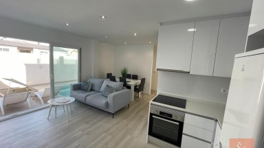 Zrekonstruovaný bungalow 3+kk s vlastním bazénem – Cabo Roig