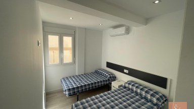 Zrekonstruovaný bungalow 3+kk s vlastním bazénem – Cabo Roig