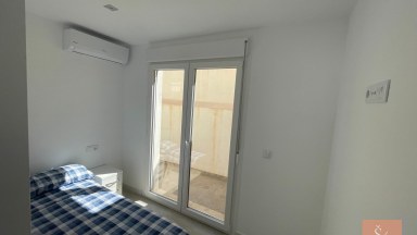 Zrekonstruovaný bungalow 3+kk s vlastním bazénem – Cabo Roig