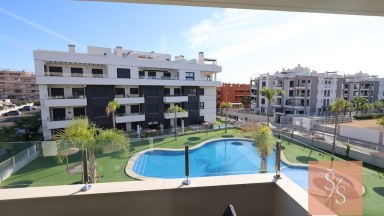 Moderní apartmán 3+kk s bazénem a parkováním – Villamartín, Orihuela Costa