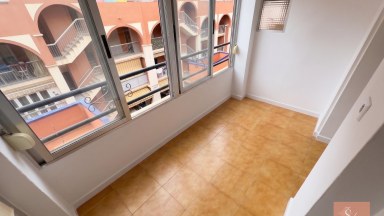 Útulný podkrovní apartmán se slunnou terasou v La Mata