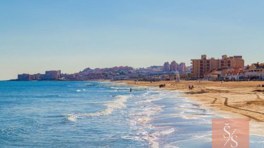 Útulný podkrovní apartmán se slunnou terasou v La Mata