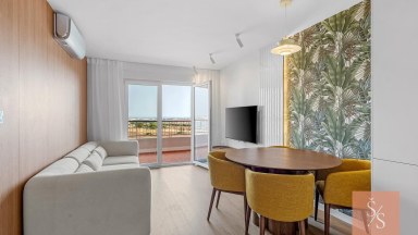 Kompletně zrekonstruovaný penthouse jen pár kroků od pláže v Punta Prima