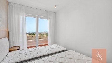 Kompletně zrekonstruovaný penthouse jen pár kroků od pláže v Punta Prima