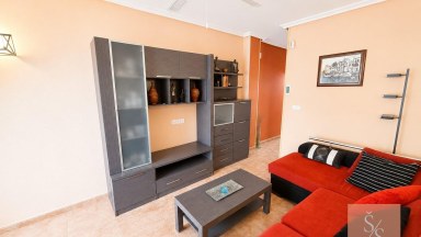 Apartmán s terasou a společným bazénem v Torrevieja