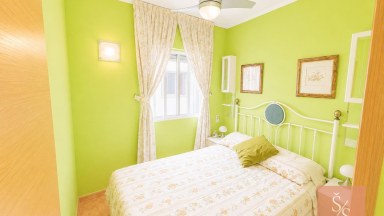 Apartmán s terasou a společným bazénem v Torrevieja