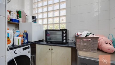 Samostatně stojící vila s vlastním bazénem na pozemku 502 m²