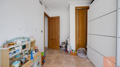 Samostatně stojící vila s vlastním bazénem na pozemku 502 m²