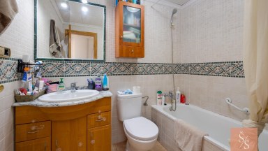 Samostatně stojící vila s vlastním bazénem na pozemku 502 m²