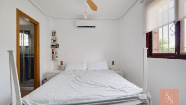 Samostatně stojící vila s vlastním bazénem na pozemku 502 m²