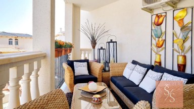 Prostorný apartmán s turistickou licencí 700 metrů od pláže v Campoamor