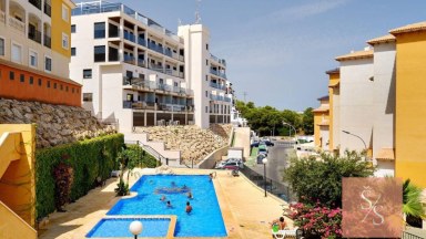 Prostorný apartmán s turistickou licencí 700 metrů od pláže v Campoamor