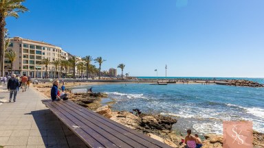 Byt se 3 ložnicemi 200 metrů od pláže Playa del Cura, Torrevieja