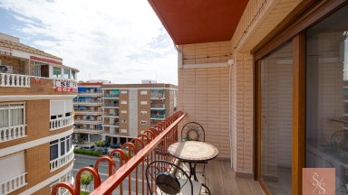 Kompletně zrekonstruovaný penthouse jen 40 metrů od pláže Playa del Acequión