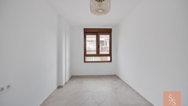 Kompletně zrekonstruovaný penthouse jen 40 metrů od pláže Playa del Acequión