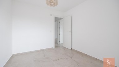 Kompletně zrekonstruovaný penthouse jen 40 metrů od pláže Playa del Acequión