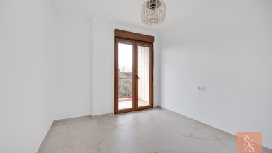 Kompletně zrekonstruovaný penthouse jen 40 metrů od pláže Playa del Acequión