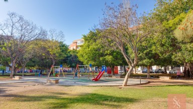 Kompletně zrekonstruovaný penthouse jen 40 metrů od pláže Playa del Acequión