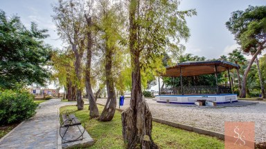 Kompletně zrekonstruovaný penthouse jen 40 metrů od pláže Playa del Acequión