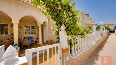 Řadový dům typu Quad v Playa Flamenca