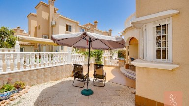 Řadový dům typu Quad v Playa Flamenca