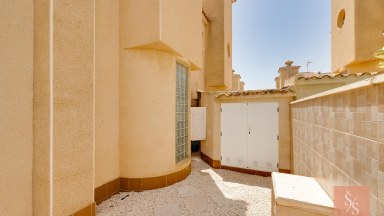 Řadový dům typu Quad v Playa Flamenca