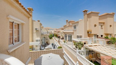 Řadový dům typu Quad v Playa Flamenca