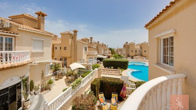 Řadový dům typu Quad v Playa Flamenca