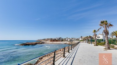 Řadový dům typu Quad v Playa Flamenca