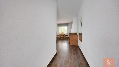 Vila s velkým pozemkem a potenciálem rekonstrukce v Montezenia