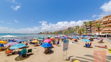 Byt s parkováním a bazénem, 10 minut od pláže Playa del Cura