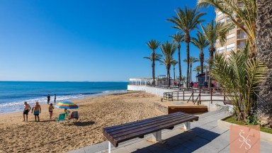 Byt s parkováním a bazénem, 10 minut od pláže Playa del Cura