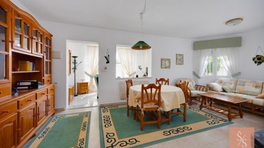 Samostatně stojící vila se soukromým bazénem v La Florida