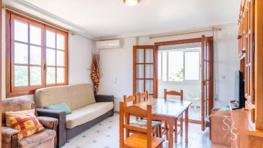 Prostorný apartmán s výhledem na laguny jen 180 metrů od moře v La Mata