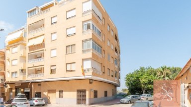 Prostorný apartmán s výhledem na laguny jen 180 metrů od moře v La Mata