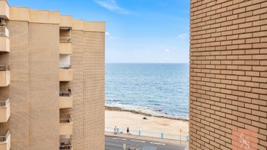 Prostorný apartmán v první linii u moře s výhledem na Playa de los Locos